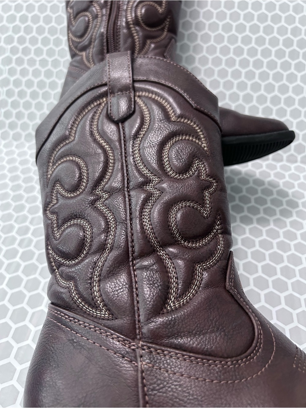 Girls Western Boots in Dark Brown.  Size 3 Cat & Jack - Picture 2 of 7